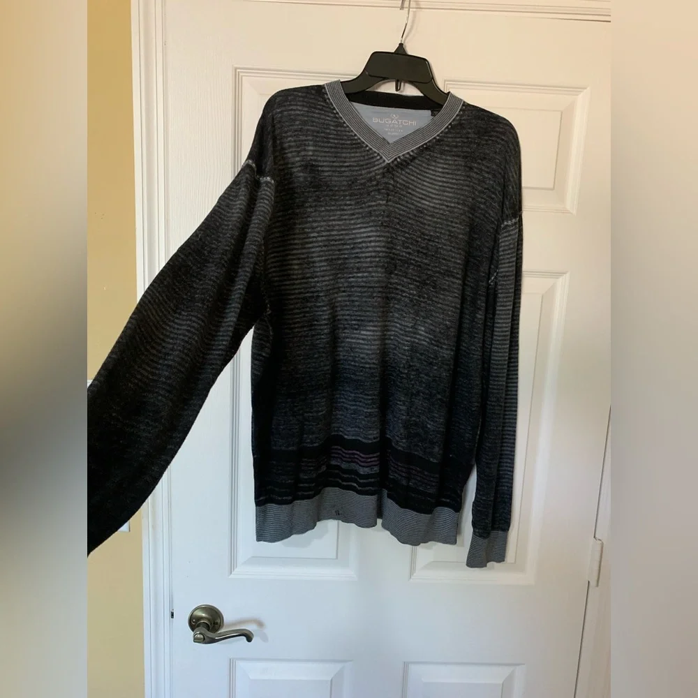 Bugatchi Men's Striped‎ Black and Gray V-Neck Long Sleeve Woven Knit Sweater XXL
